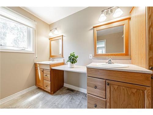 6 Iris Court, Carlisle, ON - Indoor Photo Showing Bathroom