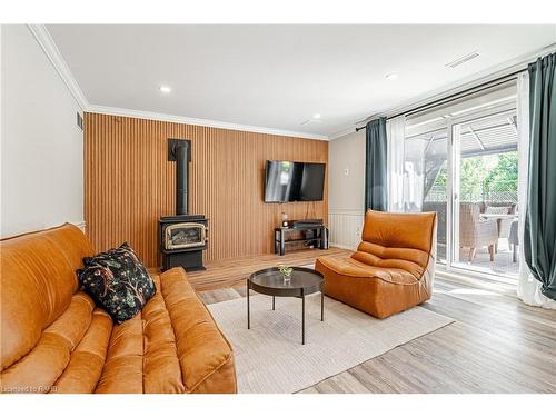 6 Iris Court, Carlisle, ON - Indoor Photo Showing Living Room With Fireplace