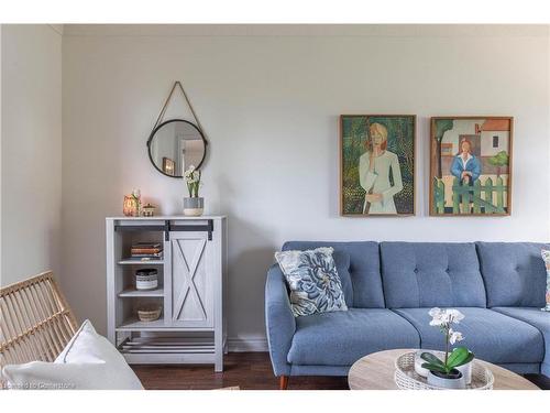 14 Kentmere Grove, Carlisle, ON - Indoor Photo Showing Living Room