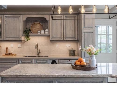 14 Kentmere Grove, Carlisle, ON - Indoor Photo Showing Kitchen With Double Sink