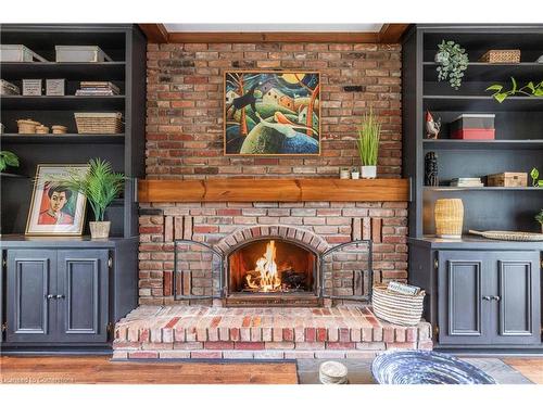 14 Kentmere Grove, Carlisle, ON - Indoor Photo Showing Living Room With Fireplace