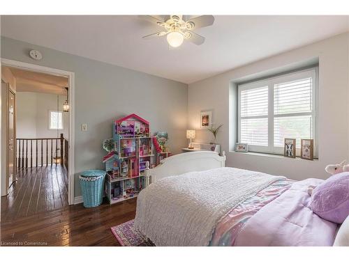 14 Kentmere Grove, Carlisle, ON - Indoor Photo Showing Bedroom