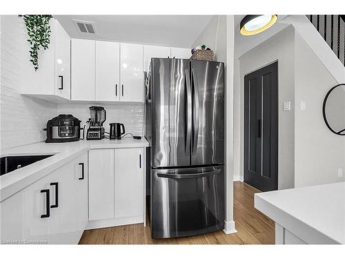 88-2001 Bonnymede Drive, Mississauga, ON - Indoor Photo Showing Kitchen