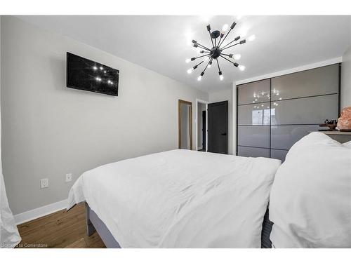 88-2001 Bonnymede Drive, Mississauga, ON - Indoor Photo Showing Bedroom