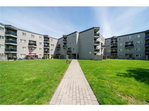 88-2001 Bonnymede Drive, Mississauga, ON - Outdoor With Facade