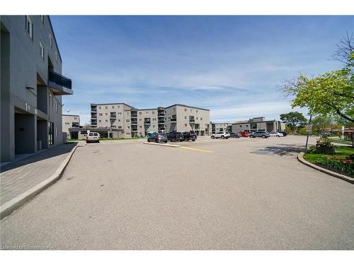 88-2001 Bonnymede Drive, Mississauga, ON - Outdoor