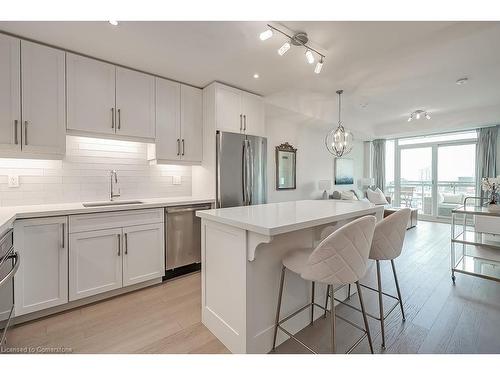 1407-2025 Maria Street, Burlington, ON - Indoor Photo Showing Kitchen With Stainless Steel Kitchen With Upgraded Kitchen