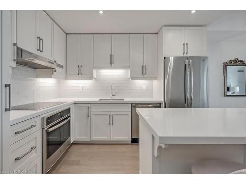 1407-2025 Maria Street, Burlington, ON - Indoor Photo Showing Kitchen With Stainless Steel Kitchen With Upgraded Kitchen