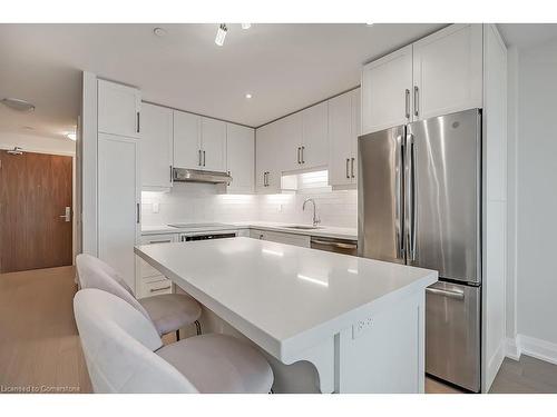 1407-2025 Maria Street, Burlington, ON - Indoor Photo Showing Kitchen With Stainless Steel Kitchen With Upgraded Kitchen