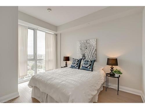 1407-2025 Maria Street, Burlington, ON - Indoor Photo Showing Bedroom