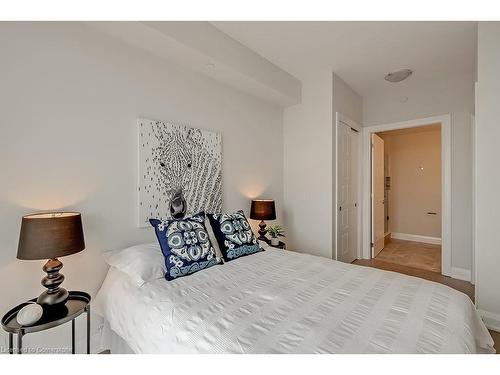 1407-2025 Maria Street, Burlington, ON - Indoor Photo Showing Bedroom