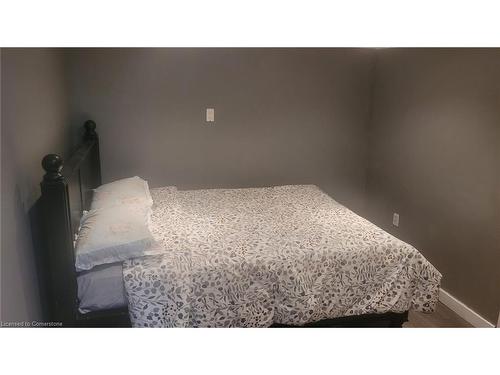 60 Chelsea Street, St. Catharines, ON - Indoor Photo Showing Bedroom