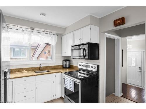 149 Greenford Drive, Hamilton, ON - Indoor Photo Showing Kitchen