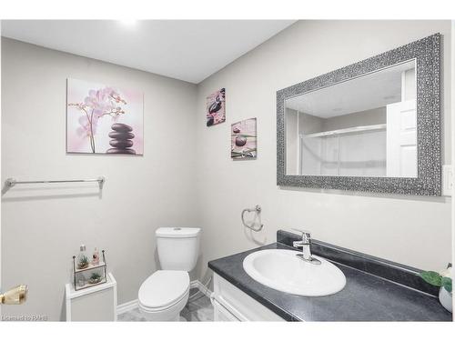 149 Greenford Drive, Hamilton, ON - Indoor Photo Showing Bathroom