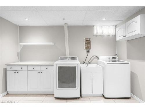 149 Greenford Drive, Hamilton, ON - Indoor Photo Showing Laundry Room