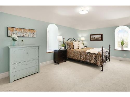 515 Ridge Road E, Grimsby, ON - Indoor Photo Showing Bedroom