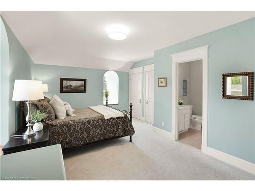 515 Ridge Road E, Grimsby, ON - Indoor Photo Showing Bedroom