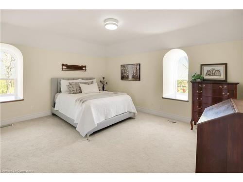 515 Ridge Road E, Grimsby, ON - Indoor Photo Showing Bedroom