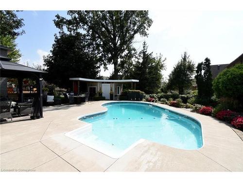 100 Stone Church Road E, Hamilton, ON - Outdoor With In Ground Pool With Backyard