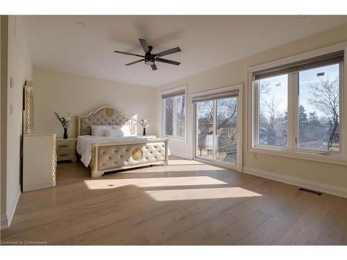 117 Highland Road W, Hamilton, ON - Indoor Photo Showing Bedroom