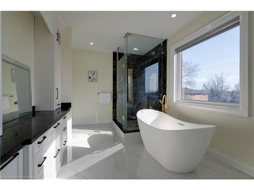 117 Highland Road W, Hamilton, ON - Indoor Photo Showing Bathroom