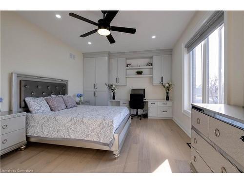 117 Highland Road W, Hamilton, ON - Indoor Photo Showing Bedroom