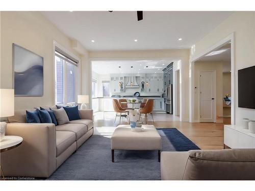 117 Highland Road W, Hamilton, ON - Indoor Photo Showing Living Room