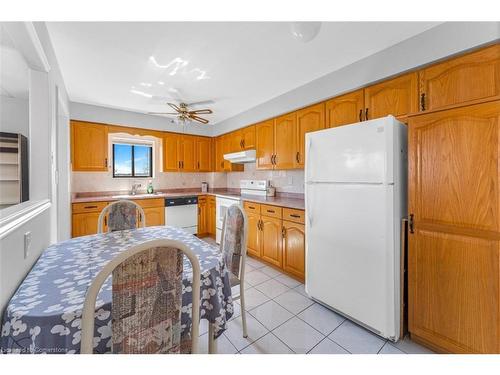 208-99 Donn Avenue, Hamilton, ON - Indoor Photo Showing Kitchen