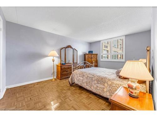 208-99 Donn Avenue, Hamilton, ON - Indoor Photo Showing Bedroom