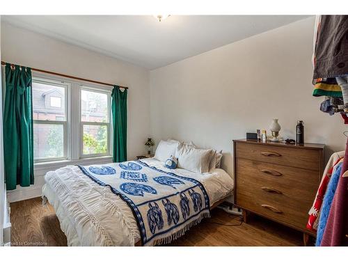 97 Augusta Street, Hamilton, ON - Indoor Photo Showing Bedroom