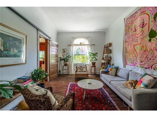 97 Augusta Street, Hamilton, ON - Indoor Photo Showing Living Room