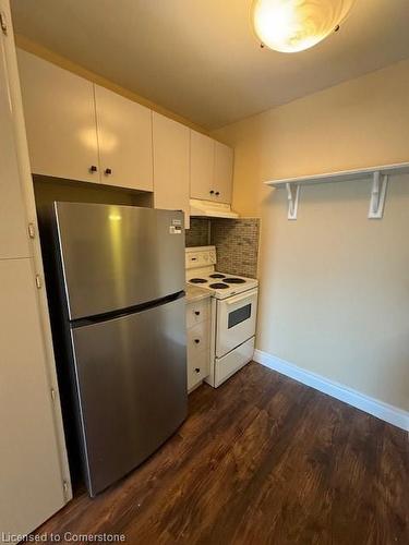 702-141 Catharine Street S, Hamilton, ON - Indoor Photo Showing Kitchen