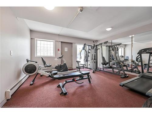 702-141 Catharine Street S, Hamilton, ON - Indoor Photo Showing Gym Room