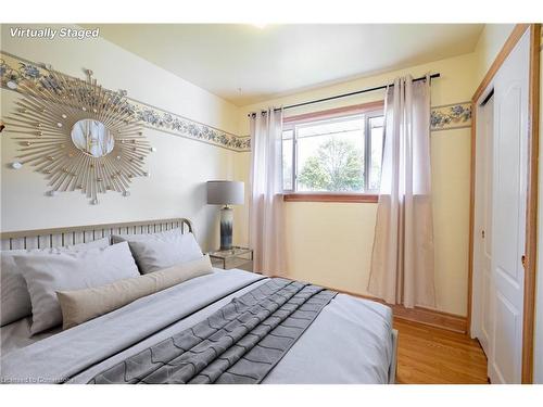 11 Glengarry Road, St. Catharines, ON - Indoor Photo Showing Bedroom