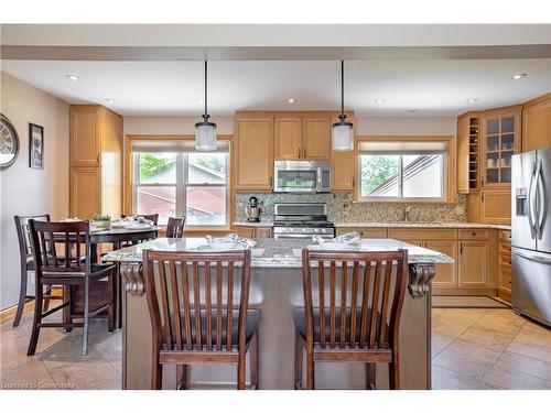 11 Glengarry Road, St. Catharines, ON - Indoor Photo Showing Kitchen