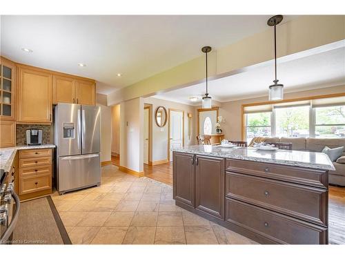 11 Glengarry Road, St. Catharines, ON - Indoor Photo Showing Kitchen With Stainless Steel Kitchen