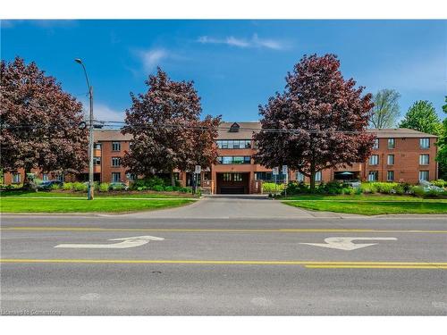 318-150 Wilson Street W, Ancaster, ON - Outdoor With Facade