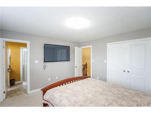 51 Redcedar Crescent, Stoney Creek, ON - Indoor Photo Showing Bedroom