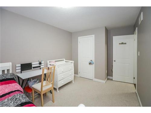 51 Redcedar Crescent, Stoney Creek, ON - Indoor Photo Showing Bedroom