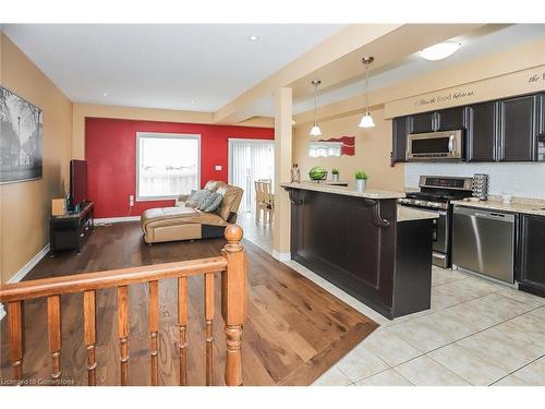 51 Redcedar Crescent, Stoney Creek, ON - Indoor Photo Showing Kitchen