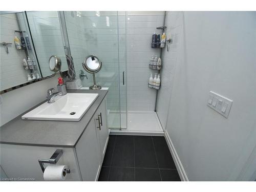 303-38 Harbour Street, Port Dover, ON - Indoor Photo Showing Bathroom