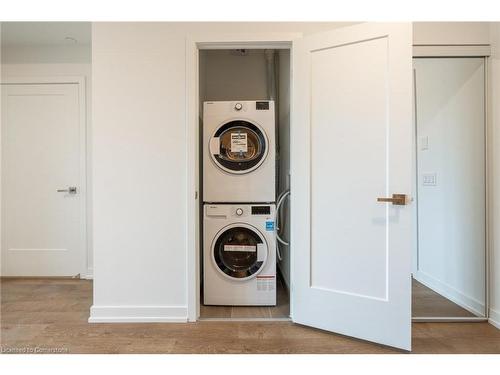 301-415 Main Street W, Hamilton, ON - Indoor Photo Showing Laundry Room