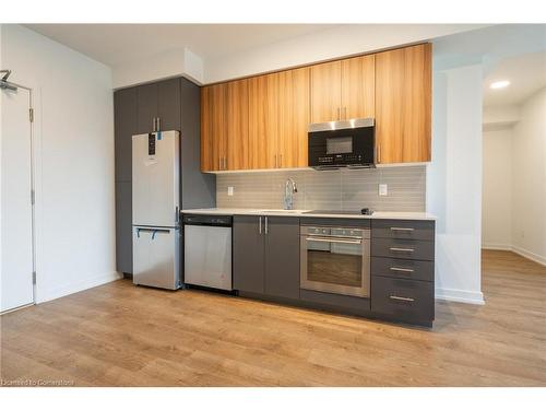 301-415 Main Street W, Hamilton, ON - Indoor Photo Showing Kitchen