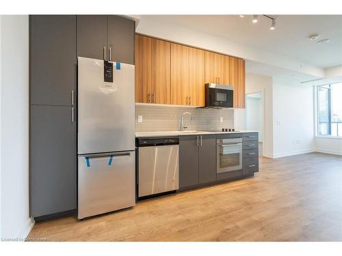 301-415 Main Street W, Hamilton, ON - Indoor Photo Showing Kitchen