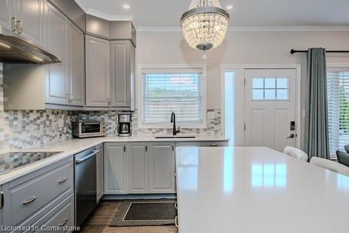 131 Green Road, Hamilton, ON - Indoor Photo Showing Kitchen