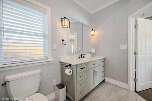 131 Green Road, Hamilton, ON - Indoor Photo Showing Bathroom