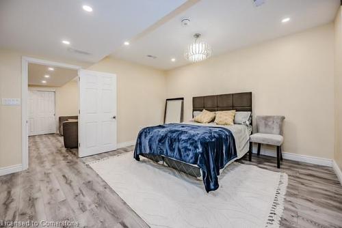 131 Green Road, Hamilton, ON - Indoor Photo Showing Bedroom