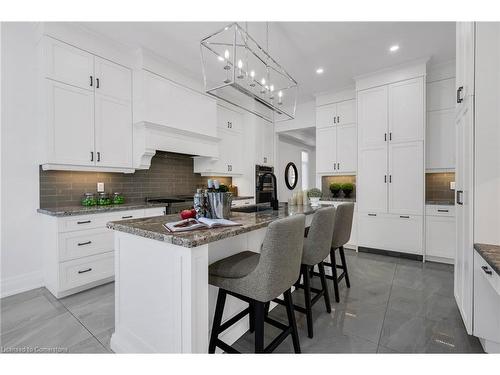 18 Legacy Lane, Hamilton, ON - Indoor Photo Showing Kitchen With Upgraded Kitchen