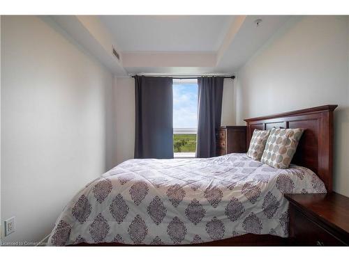 230-5010 Corporate Drive, Burlington, ON - Indoor Photo Showing Bedroom