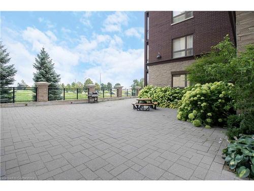 230-5010 Corporate Drive, Burlington, ON - Outdoor